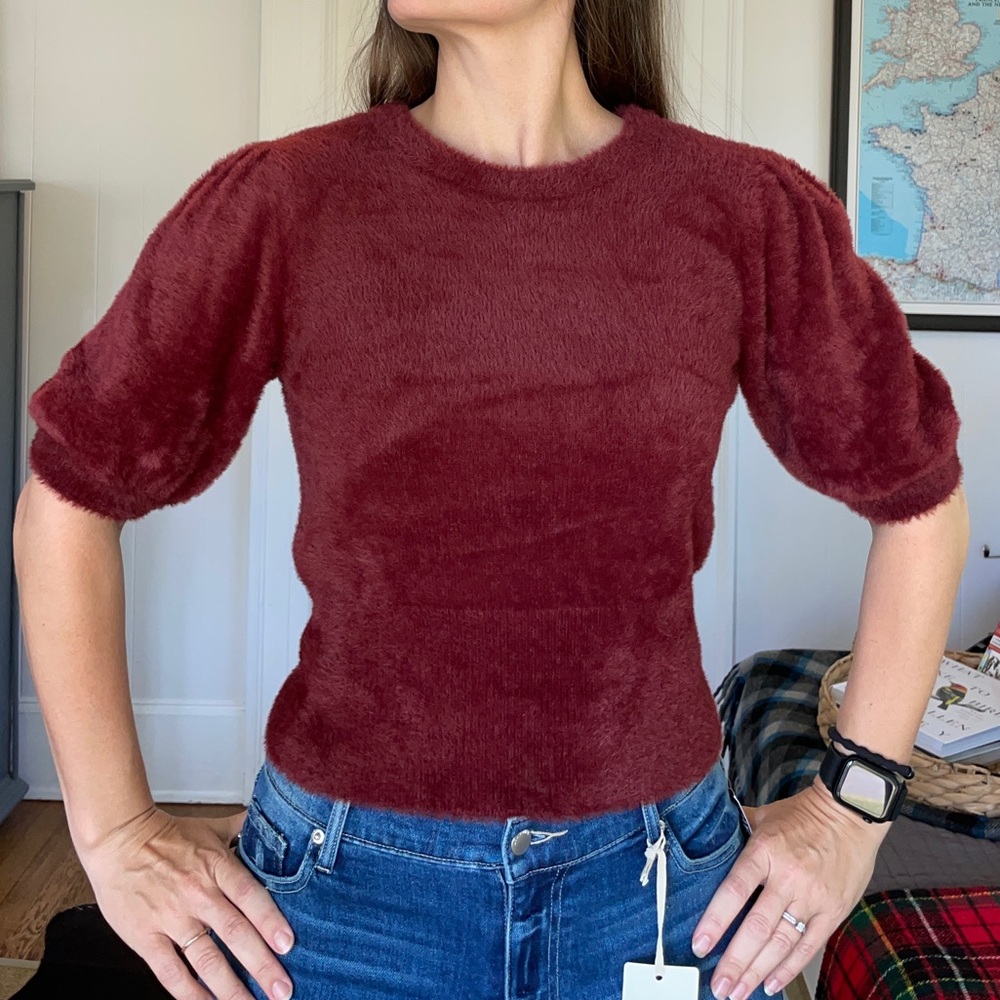 CHELSEA & VIOLET Maroon Fuzzy sweater SZ M. Fitted waist & gathered sleeves